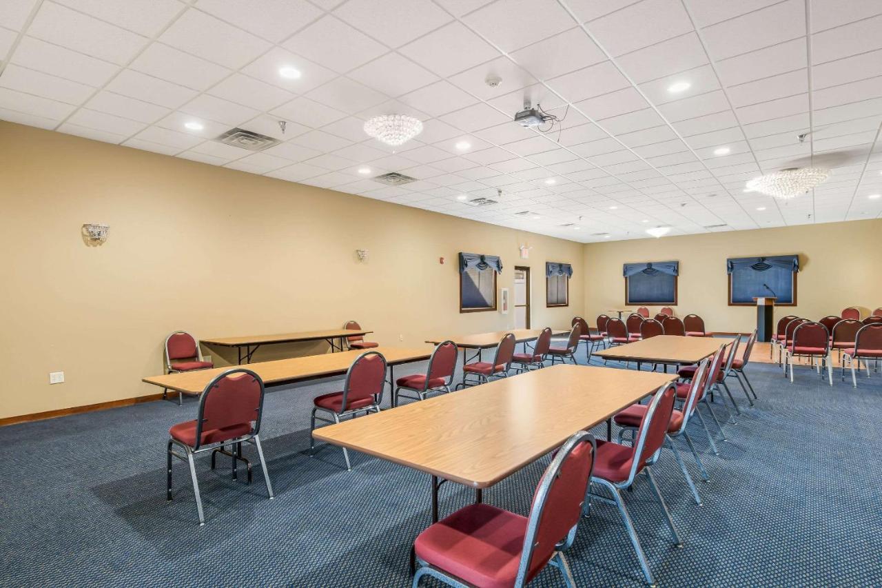 Econo Lodge Rice Lake Bagian luar foto
