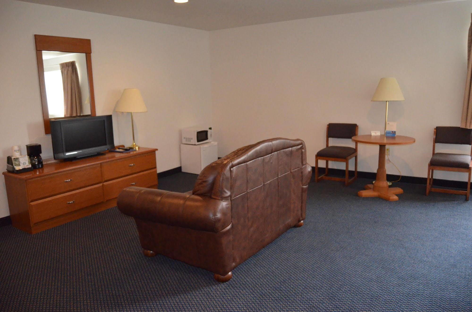 Econo Lodge Rice Lake Bagian luar foto