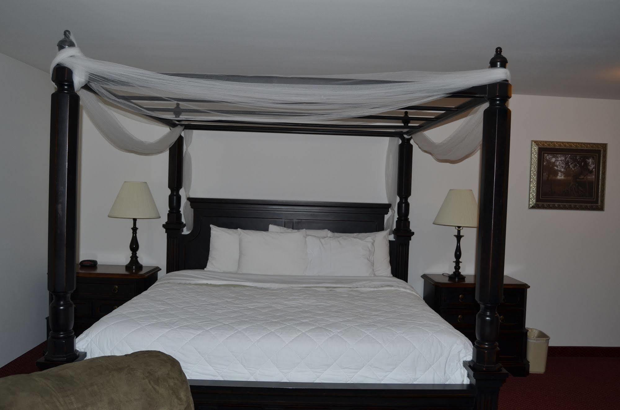 Econo Lodge Rice Lake Bagian luar foto