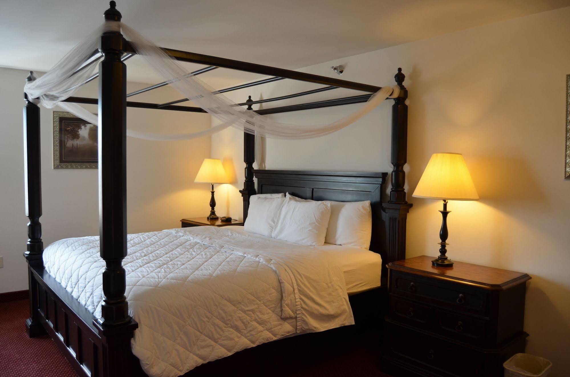 Econo Lodge Rice Lake Bagian luar foto