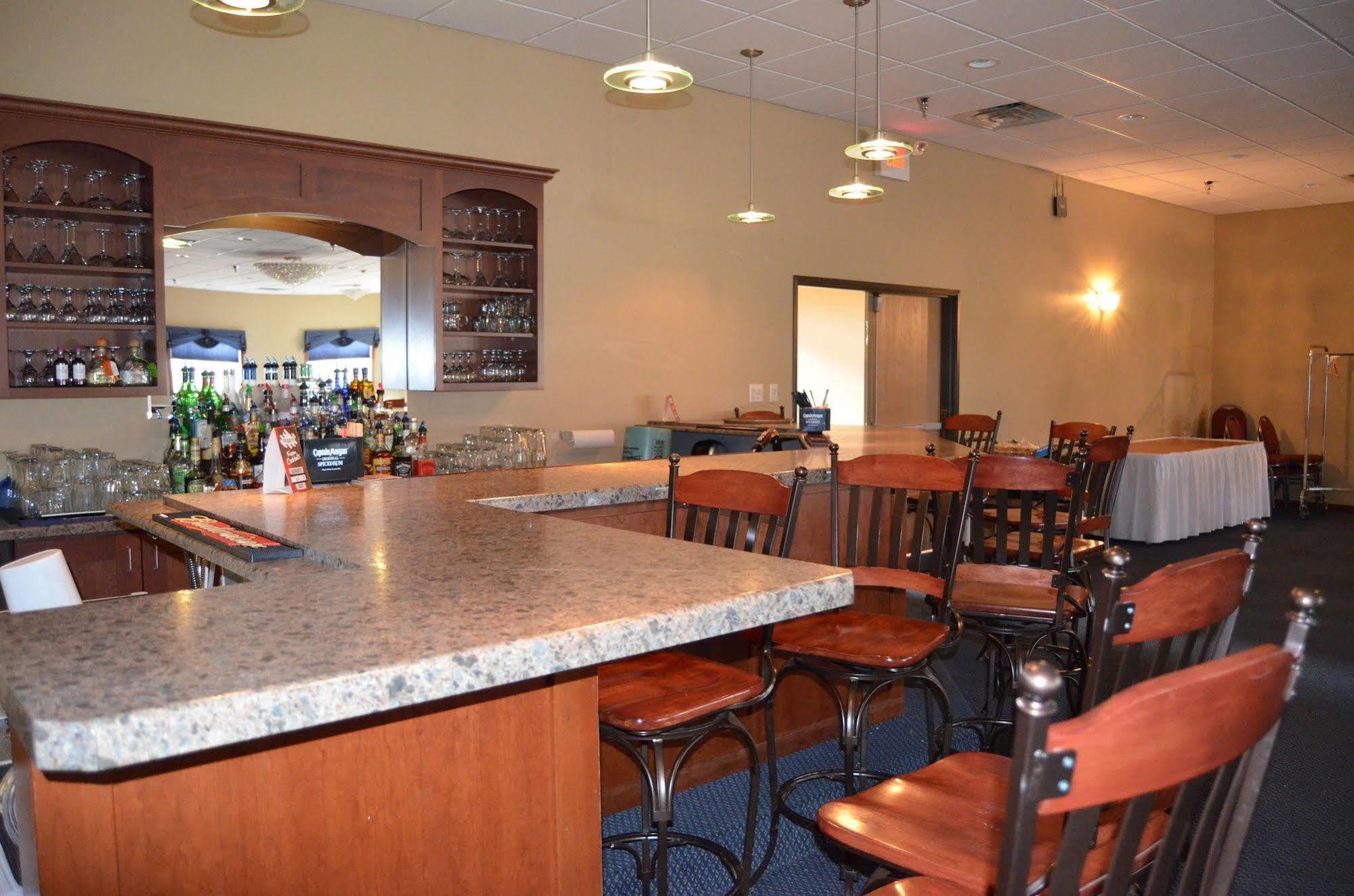 Econo Lodge Rice Lake Bagian luar foto